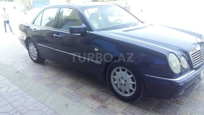Mercedes E 200 1995, 350,000 km - 2.0 l - Sumqayıt