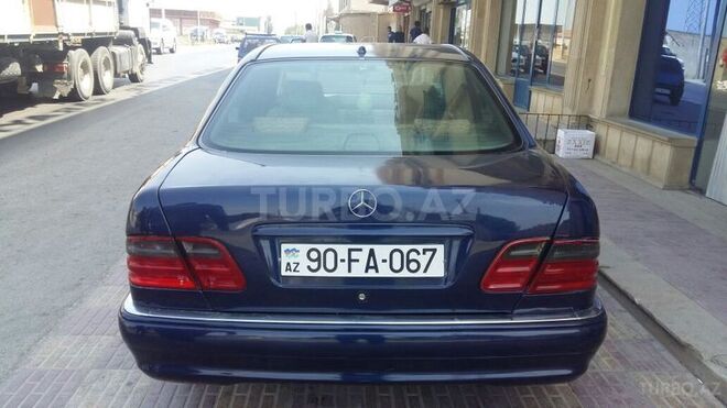 Mercedes E 200 1995, 350,000 km - 2.0 l - Sumqayıt