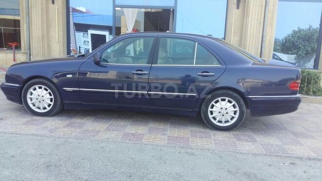 Mercedes E 200 1995, 350,000 km - 2.0 l - Sumqayıt