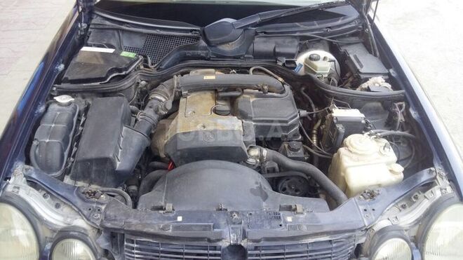 Mercedes E 200 1995, 350,000 km - 2.0 l - Sumqayıt