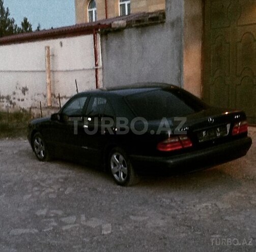 Mercedes E 220 2000, 267,000 km - 2.2 л - Bakı