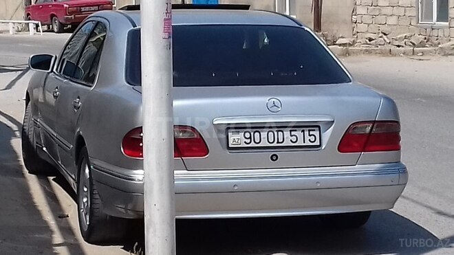 Mercedes E 220 2000, 242,000 km - 2.2 l - Bakı