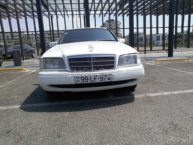 Mercedes C 220 1993, 215,652 km - 2.2 l - Bakı