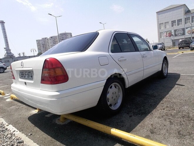 Mercedes C 220 1993, 215,652 km - 2.2 l - Bakı