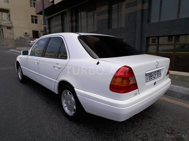Mercedes C 220 1993, 215,652 km - 2.2 l - Bakı