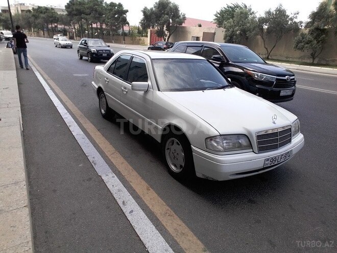 Mercedes C 220 1993, 215,652 km - 2.2 l - Bakı