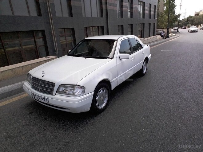Mercedes C 220 1993, 215,652 km - 2.2 l - Bakı