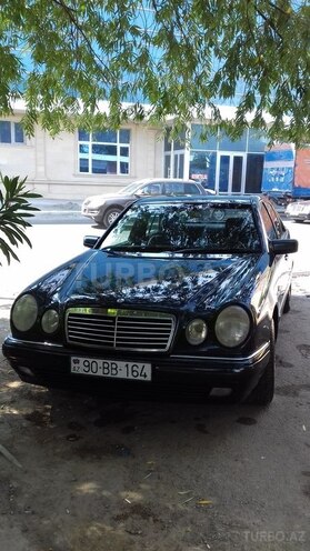 Mercedes E 230 1995, 362,000 km - 2.3 l - Bakı