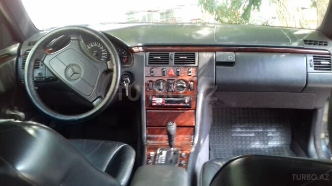 Mercedes E 230 1995, 362,000 km - 2.3 l - Bakı