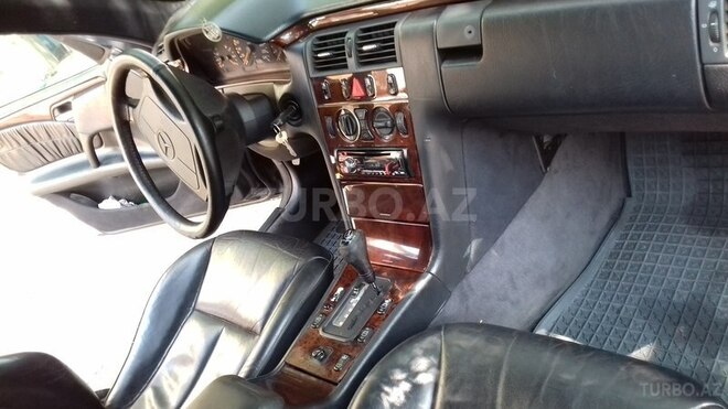 Mercedes E 230 1995, 362,000 km - 2.3 l - Bakı