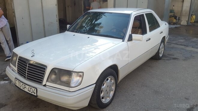 Mercedes E 220 1995, 532,768 km - 2.2 l - Bakı