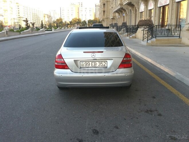 Mercedes E 240 2004, 170,000 km - 2.6 l - Bakı