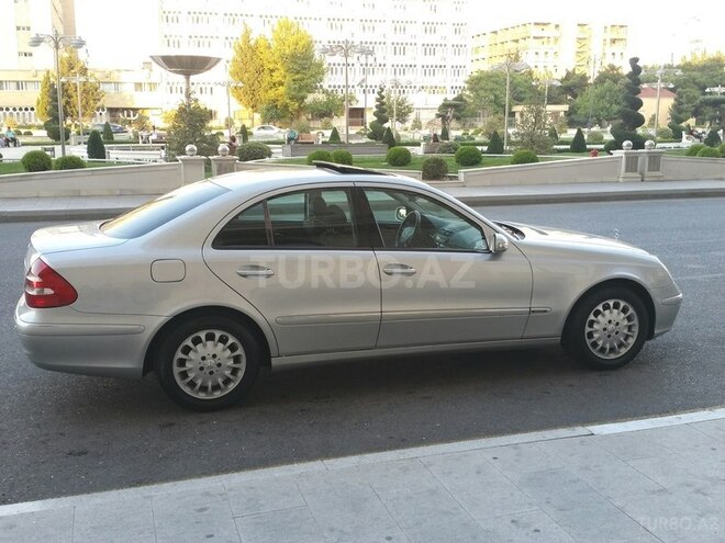 Mercedes E 240 2004, 170,000 km - 2.6 l - Bakı