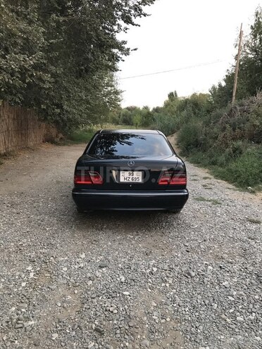 Mercedes E 320 1999, 133,000 km - 3.2 l - Ağcabədi