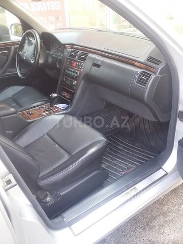 Mercedes E 320 2000, 220,000 km - 3.2 л - Bakı