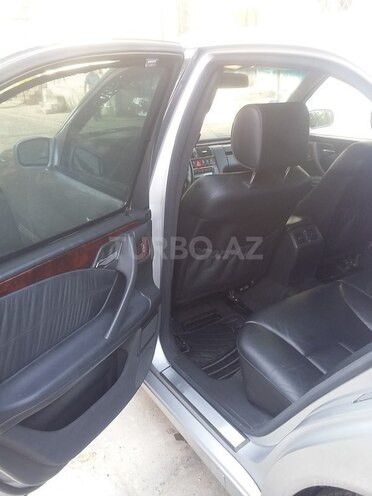 Mercedes E 320 2000, 220,000 km - 3.2 л - Bakı