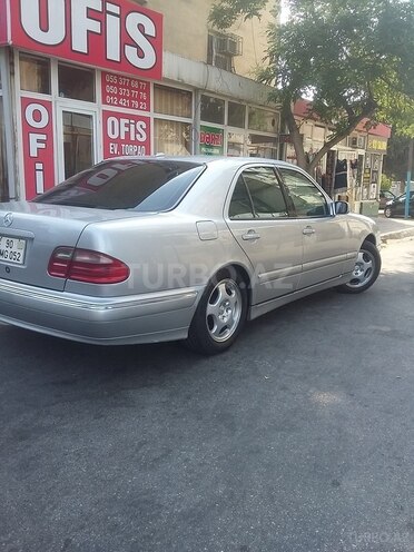 Mercedes E 320 2000, 220,000 km - 3.2 л - Bakı