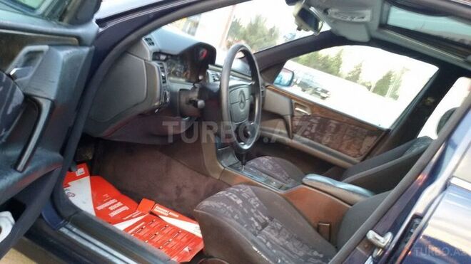 Mercedes E 230 1996, 283,000 km - 2.3 л - Xırdalan