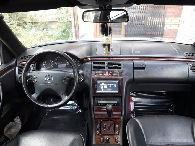Mercedes E 240 1999, 245,109 km - 2.6 л - Bakı