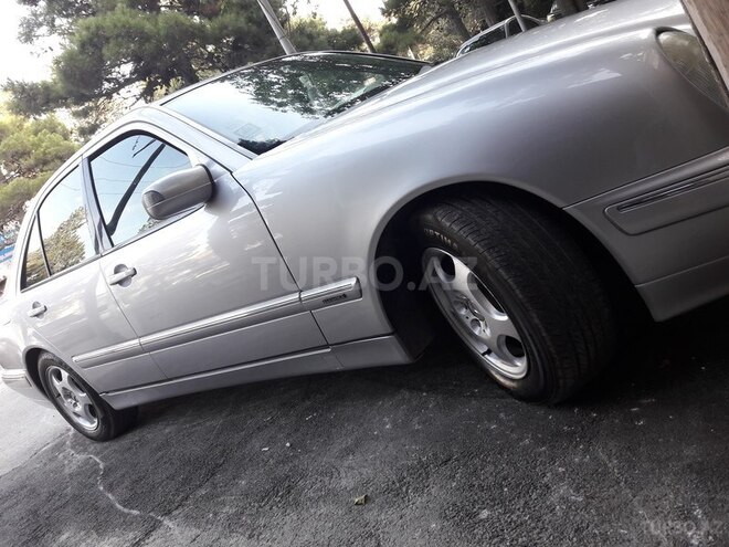 Mercedes E 240 1999, 245,109 km - 2.6 л - Bakı
