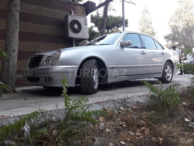 Mercedes E 240 1999, 245,109 km - 2.6 л - Bakı