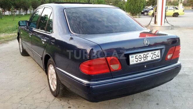 Mercedes E 230 1996, 295,000 km - 2.3 л - Bakı