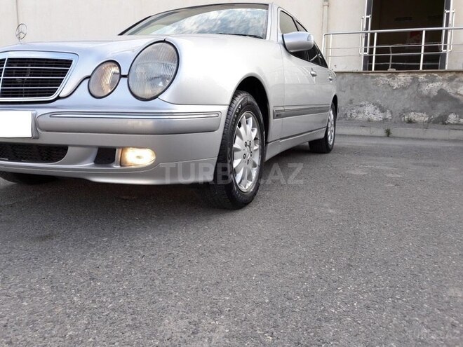 Mercedes E 220 2000, 260,000 km - 2.2 l - Bakı