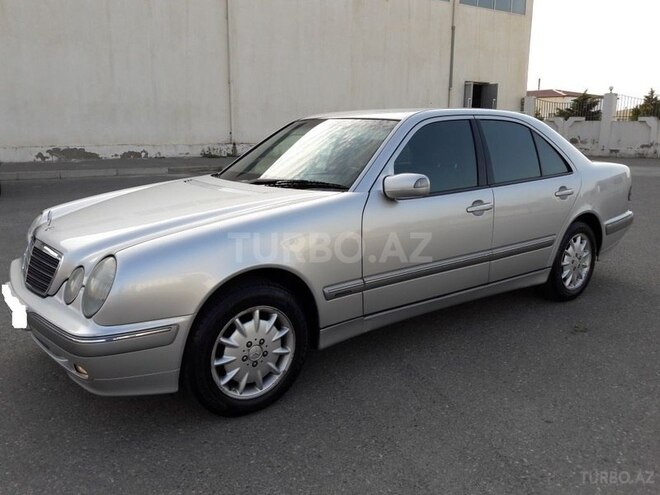 Mercedes E 220 2000, 260,000 km - 2.2 l - Bakı