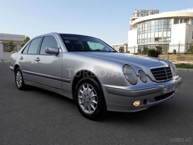 Mercedes E 220 2000, 260,000 km - 2.2 l - Bakı