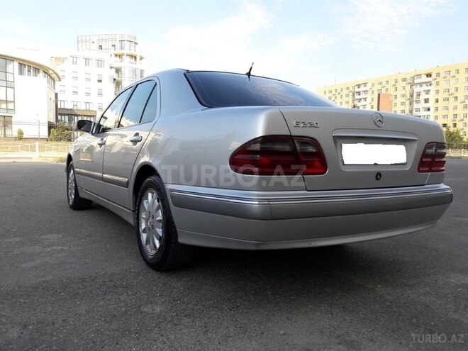 Mercedes E 220 2000, 260,000 km - 2.2 l - Bakı