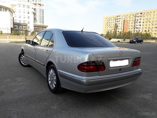 Mercedes E 220 2000, 260,000 km - 2.2 l - Bakı