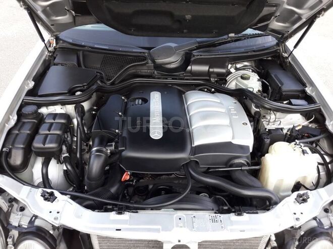 Mercedes E 220 2000, 260,000 km - 2.2 l - Bakı