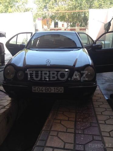 Mercedes E 240 2002, 141,800 km - 2.6 l - Ağcabədi