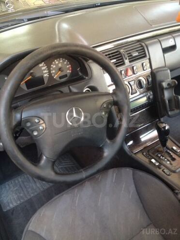 Mercedes E 240 2002, 141,800 km - 2.6 l - Ağcabədi