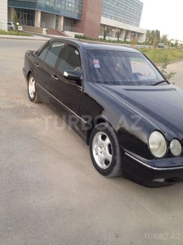 Mercedes E 240 2002, 141,800 km - 2.6 l - Ağcabədi