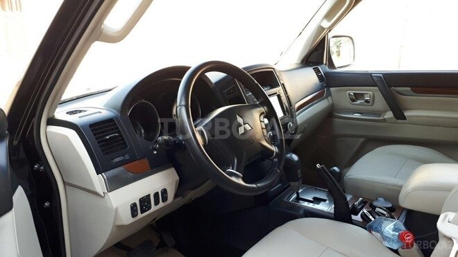 Mitsubishi Pajero 2007, 115,556 km - 3.0 l - Bakı