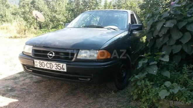 Opel Astra 1993, 500,000 km - 1.4 l - Quba