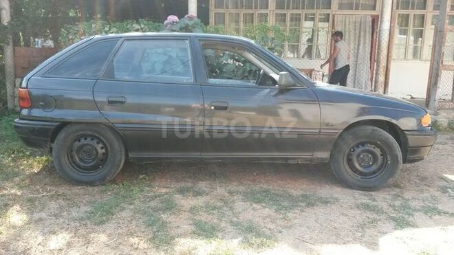 Opel Astra 1993, 500,000 km - 1.4 l - Quba