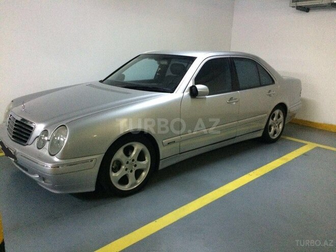 Mercedes E 220 2001, 216,000 km - 2.2 л - Bakı