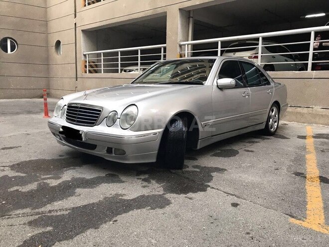 Mercedes E 220 2001, 216,000 km - 2.2 л - Bakı