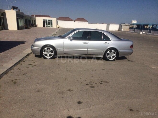 Mercedes E 220 2001, 216,000 km - 2.2 л - Bakı