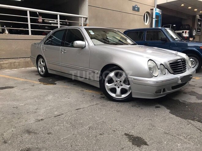 Mercedes E 220 2001, 216,000 km - 2.2 л - Bakı