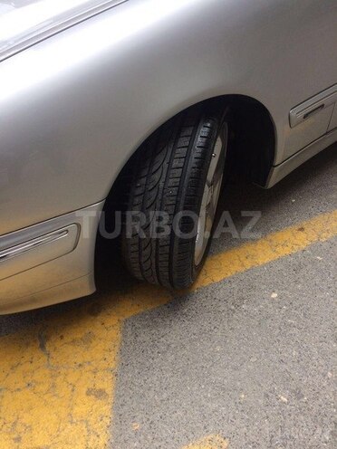 Mercedes E 220 2001, 216,000 km - 2.2 л - Bakı