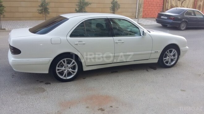 Mercedes E 200 2001, 308,055 km - 2.0 l - Bakı