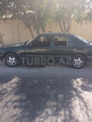 Mercedes E 200 1993, 250,000 km - 2.0 l - Bakı