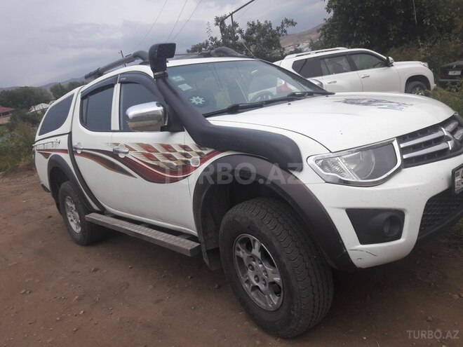 Mitsubishi L200 2011, 126,000 km - 2.5 l - Bakı