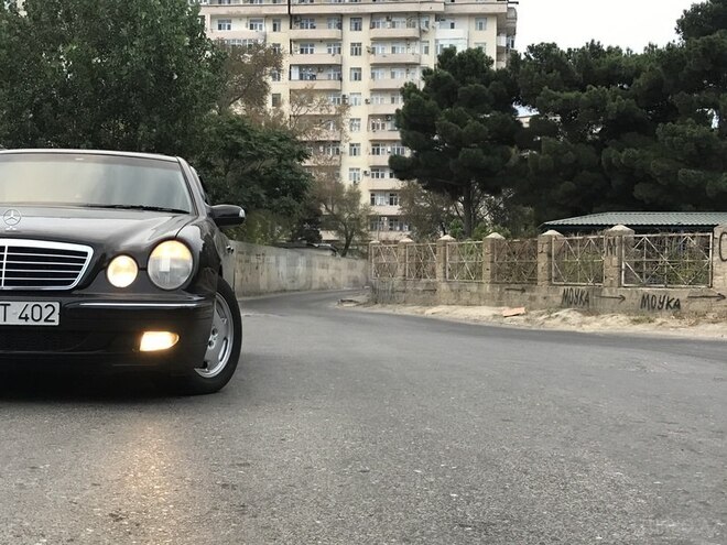 Mercedes E 270 2002, 330,000 km - 2.1 l - Bakı