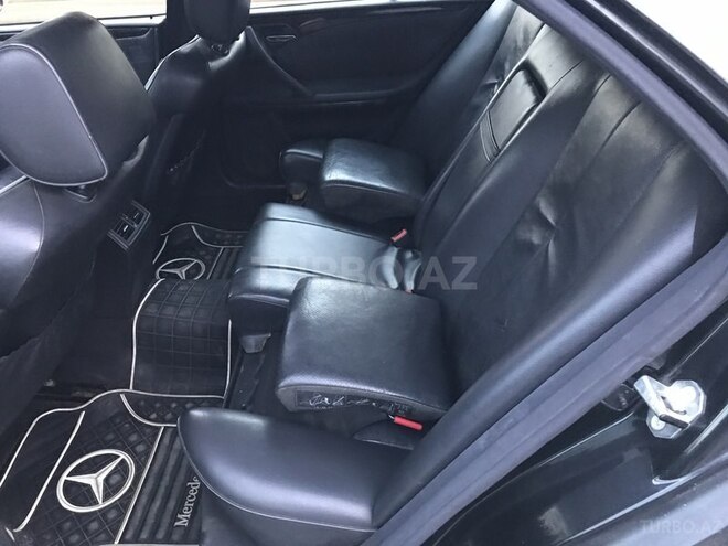 Mercedes E 270 2002, 330,000 km - 2.1 l - Bakı