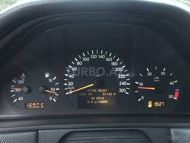 Mercedes E 270 2002, 330,000 km - 2.1 l - Bakı