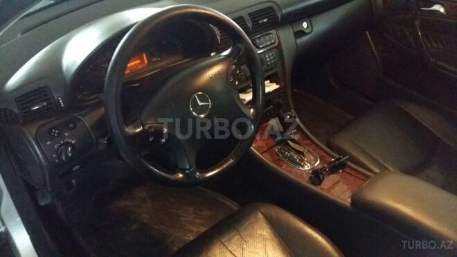 Mercedes C 320 2001, 255,000 km - 0.4 l - Bakı